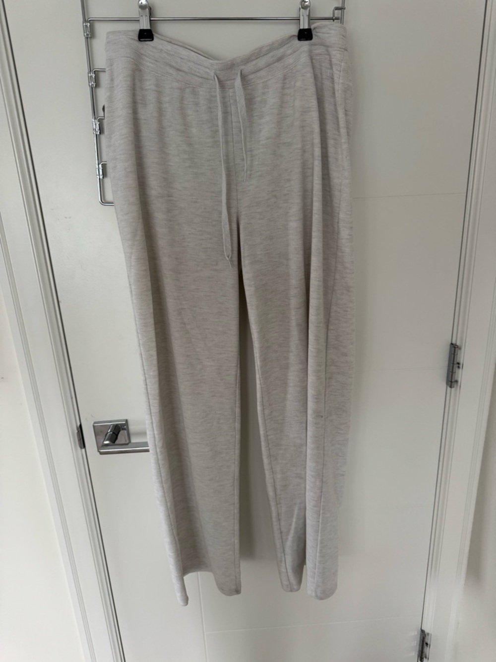 TNA wafflex pant in Heather cloud white.